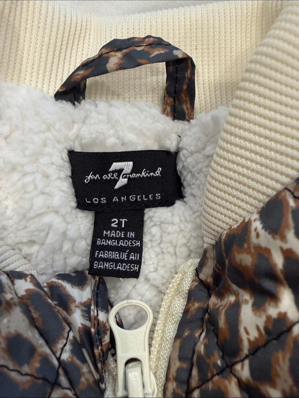 Leopard Print Puffer girls Vest with Cream Trim Size 2T - Picture 2 of 7